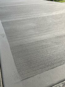 Leštený, metličkový betón, betónová priemyselná podlaha - 12