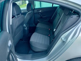 Opel Insignia 2.0 tdci -118 kW rok .2012 sedan - 12
