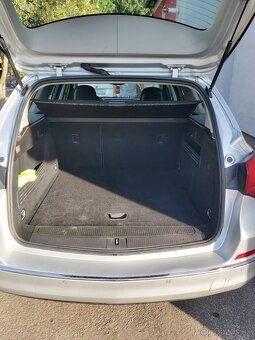 Opel Astra Sports Tourer - 12