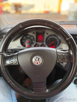 DOBRI.  PREDAM VW PASSAT B6 2l. 103kw - 12
