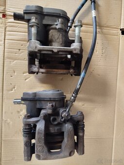 Zadný nárazník tucson NX4 400€ Kufor tucson NX4 600€ - 12