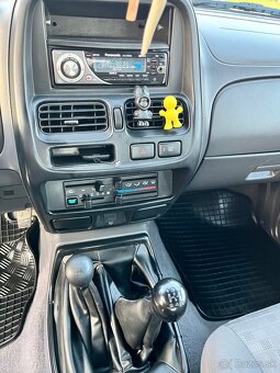 Nissan Navara D22 - 12