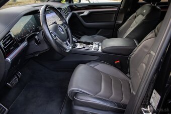 aj NA SPLÁTKY Volkswagen Touareg 4.0 TDI V8 R-line - 12