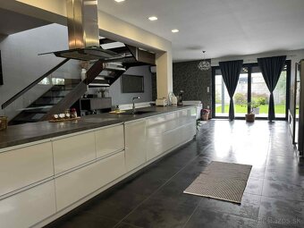 Moderný rodinný dom na predaj v Hadovciach – s bazénom - 12