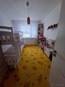 Predaj priestranný 3 izbový byt - 12