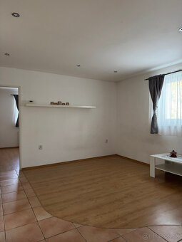 Rodinný dom s pozemkom s potenciálom výstavby Rumanová - 12