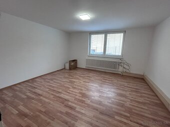 Veľký rodinný dom na predaj - Kysucké Nové Mesto - Ochodnica - 12