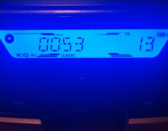 PHILIPS AZ prenosné rádio CD veža 230v iBaterky - 12