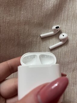 Apple AirPods 2 generácie - 12
