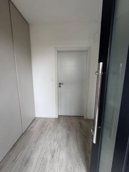 Bez maklérov predám moderný dom v lokalite Rovinka ID 105455 - 12