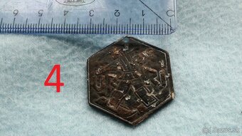 kopané odznaky, kokarda, medaila - 12