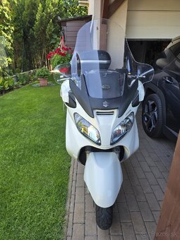 Suzuki Burgman 650 - 12
