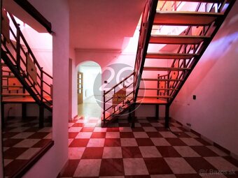 Zrekonštruovaný 4-izbový rodinný dom Diviaky nad Nitricou - 12