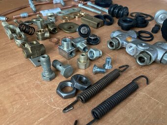 Uaz, gaz predám nové diely spojky - 12