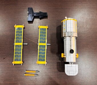 Lego NASA raketoplán Discovery - 12