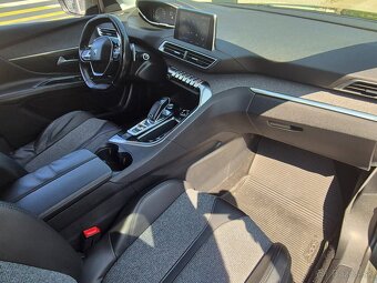 Peugeot 3008 1.6hdi AT. 2017 - 12