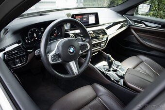 BMW Rad 5 530d xDrive Luxury /AJ NA SPLÁTKY/ - 12