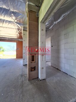 Predáme 5izbový tehlový bungalov 725m2 Ruskov, komora,tepelk - 12