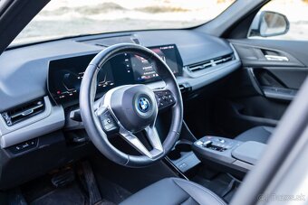 BMW IX1 e Drive20 elektromobil 2024, 9500km - 12