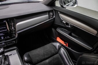 Volvo V90 D4 2.0L R-Design AWD A/T - 12