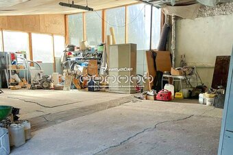 polyfunkčný objekt so 4-izbovým bytom v obci Pavlice - 12