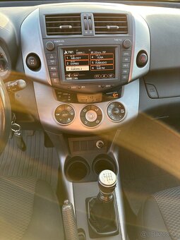 Toyota RAV4 - 12