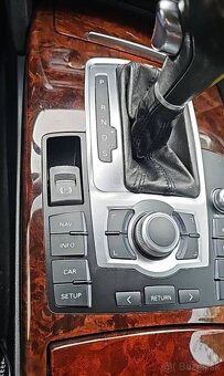 RAMIK NA STREDOVY PANEL AUDI Q7 A6 C6 - 12