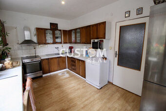 Klasický rodinný dom v mestskej časti Mojšová Lúčka - 12