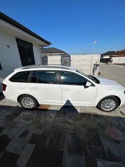 Škoda Octavia Combi-biela - 12
