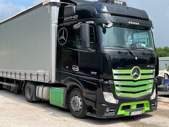 Mercedes 480 - 12