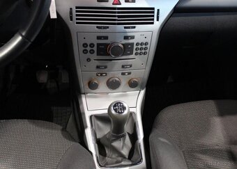 Opel Astra 1,7 CDTi nafta manuál - 12