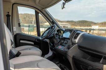 Autokaravan 2022 Bürstner IXEO 726G – Plne vybavený 🚐✨ - 12