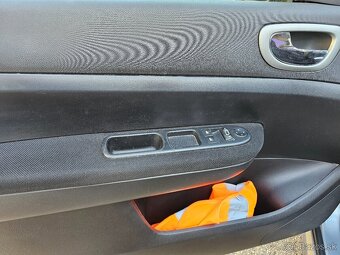 Predáme zachovalý Peugeot 307 Combi 1,4 diesel - 12