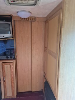 Predám karavan obytný príves - 12