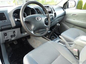 TOYOTA HILUX 2.5 D-4D 4x4 - 2011- 152tis km NAVIJAK-ŤAŽNE- - 12