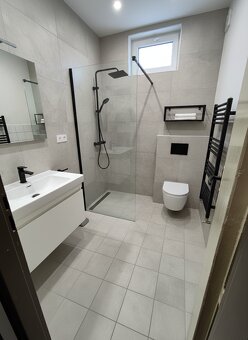 Priestranný podpivničený rodinný dom v Zlatých Moravciach – - 12