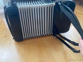 Heligonka Hohner Monika 4Hlas CF + Remene + Kufor - 12