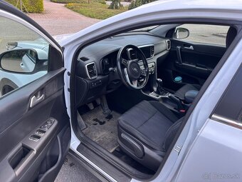 KIA Sportage 1.6 CRDi Gold - 12
