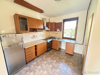 REZERVOVANÉ - Bungalov s veľkým pozemkom 1103m² Rudina - 12