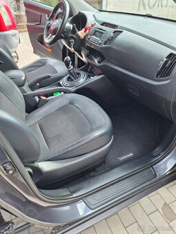Kia Sportage - 12