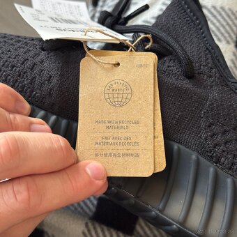 Yeezy Boost 350 V2 Onyx – veľkosť 42 2/3 (UK 8.5) - 12