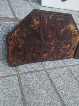 Kukučkove hodiny,žehlička na uhlie, monchichi,gitara cremona - 12