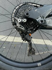 YT Capra 27 CF Pro Race L enduro - 12