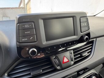 Hyundai i30 cw kúpené SK - 12