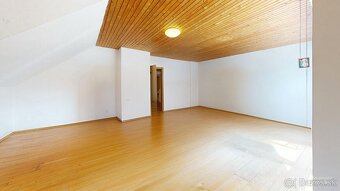Na predaj, 8i rodinný dom 450 m2, pozemok 900 m2, Trnové, - 12