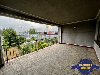 PREDAJ : 6 - izbový, dvojgeneračný rodinný dom - Komárno - 12