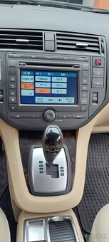 Predám FORD FOCUS C-MAX 1,6 TDCI Ghia, 2006 automat 7stupňov - 12