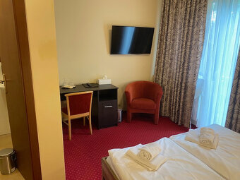Predám zabehnutý hotel pri R1 medzi BB ZV po rekonštrukci - 12
