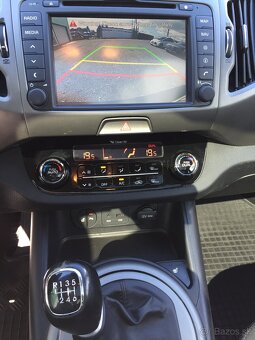 Kia Sportage 2.0 CRDi 4WD Silver  11 990 €   /   97200km - 12
