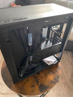 🖥️ PC skrinka – Zalman P10 Black - 12
